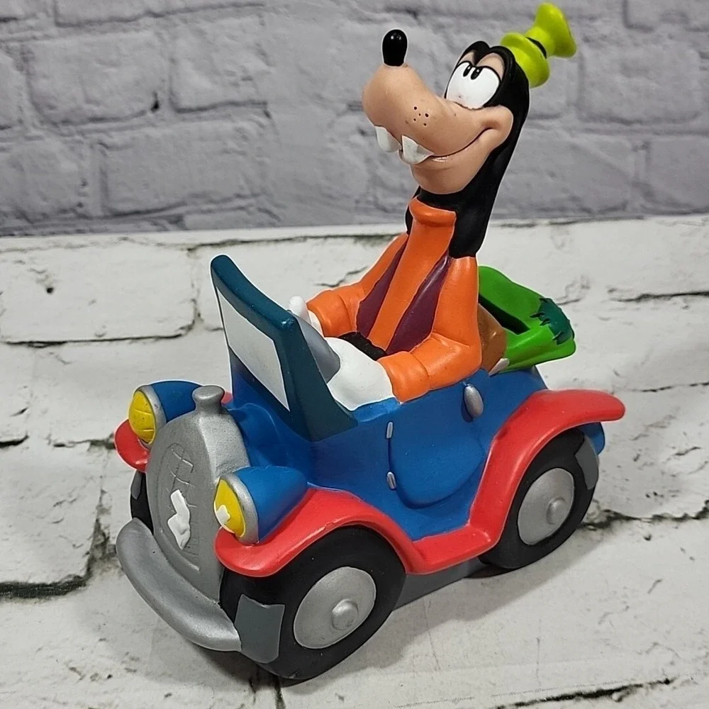Disney Piggy Bank Goofy Driving Car 7
